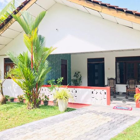 Family Villa Mirissa Ngoại thất bức ảnh